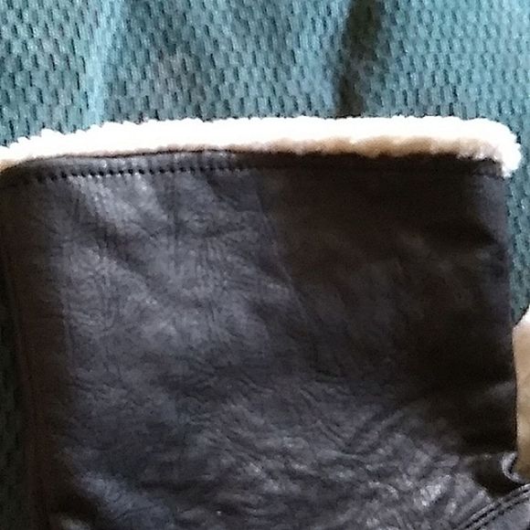 Candies size 10 heel faux leather lambswool on top short boots - Picture 6 of 8